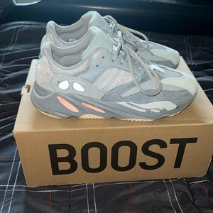 YEEZY BOOST 700 Inertia